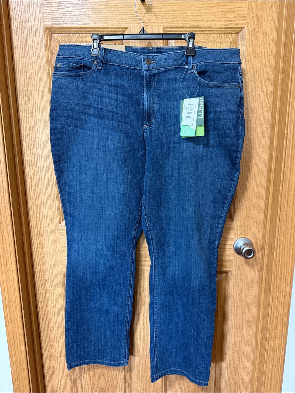 L.L. Bean Bean Flex Straight Leg Favorite Fit Denim Jeans NWT 22W Regular